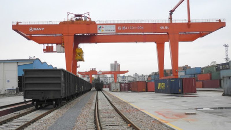 钢结构厂房中的双梁起重机应用解析**